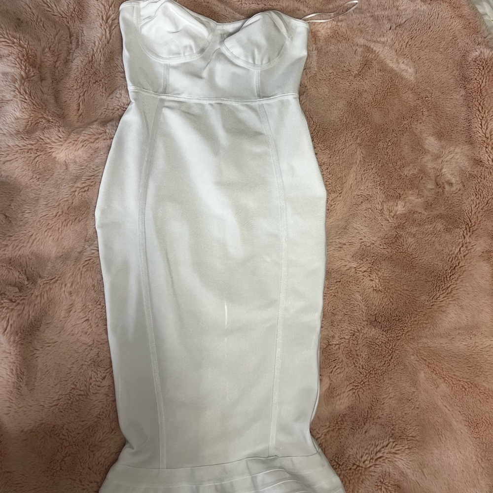 PrettyLittleThing Strapless White Dress